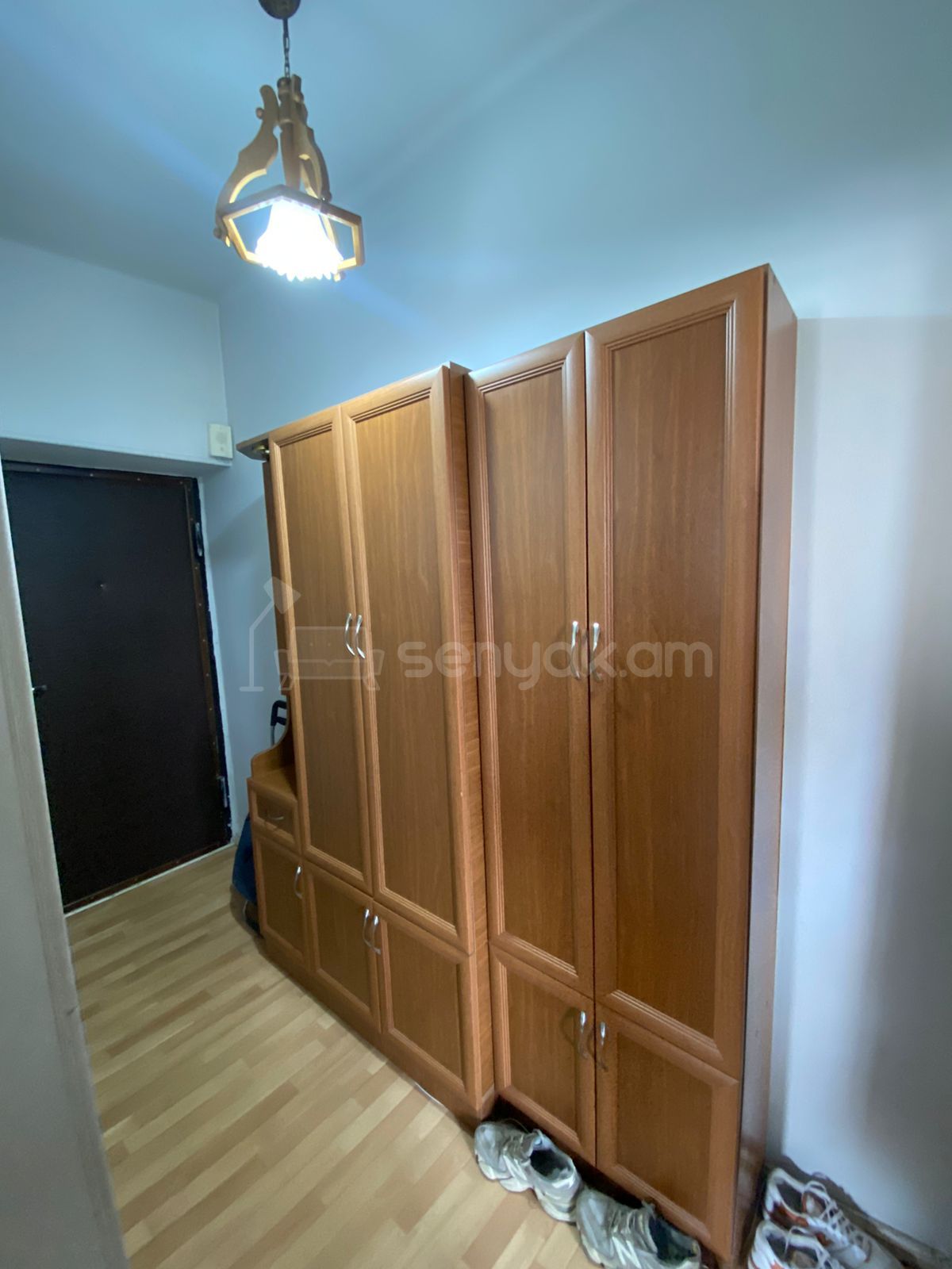 3 Սենյականոց Բնակարան Քարե Շենքում, 55քմ, 4/4 հարկ, Նորմալ Վիճակում