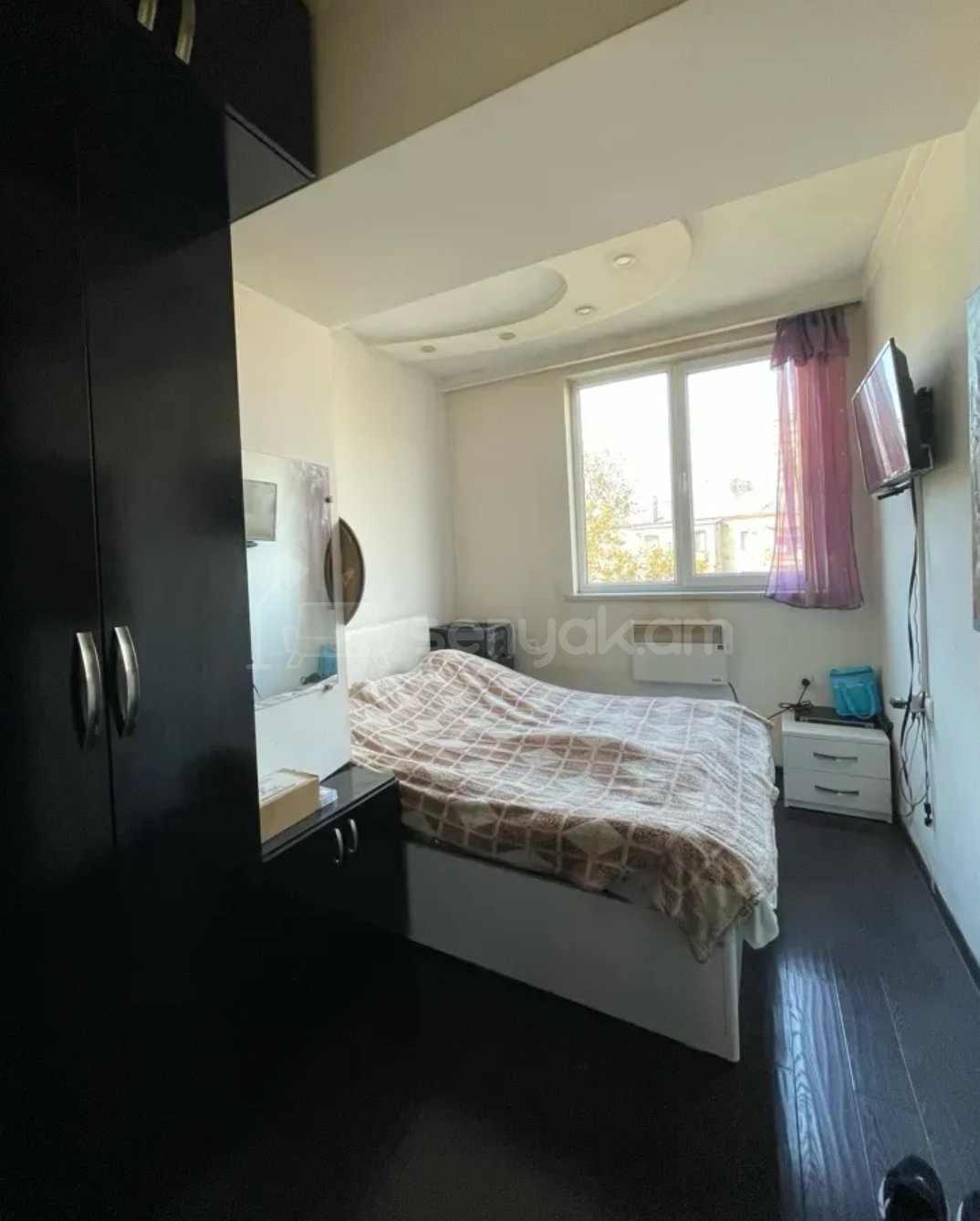 3 Սենյականոց Բնակարան Քարե Շենքում, 45քմ, 5/5 հարկ, Դիզայներական Վերանորոգված