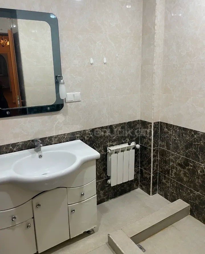 3 Սենյականոց Բնակարան, 85քմ, 6/16 հարկ, Նորմալ Վիճակում