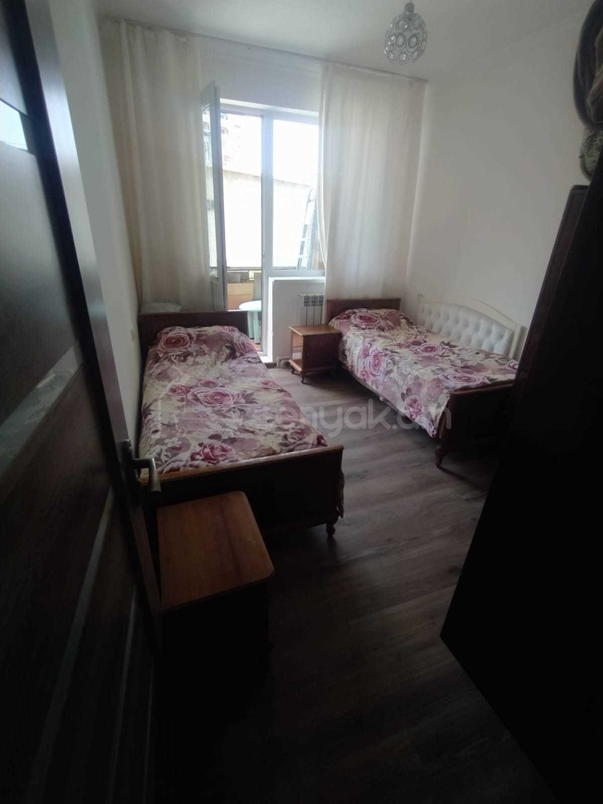 3 Սենյականոց Բնակարան Քարե Շենքում, 78քմ, 2/5 հարկ, Նորմալ Վիճակում