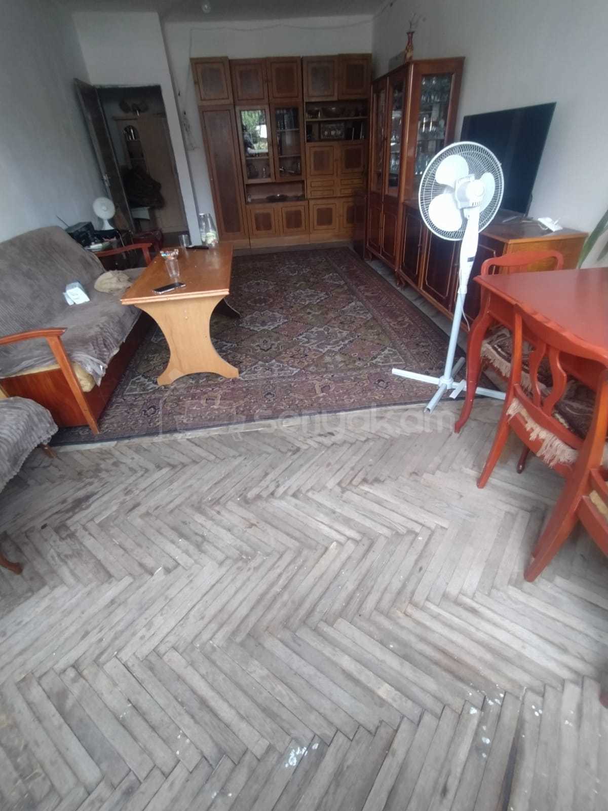 3 Սենյականոց Բնակարան Քարե Շենքում, 78քմ, 2/5 հարկ, Նորմալ Վիճակում