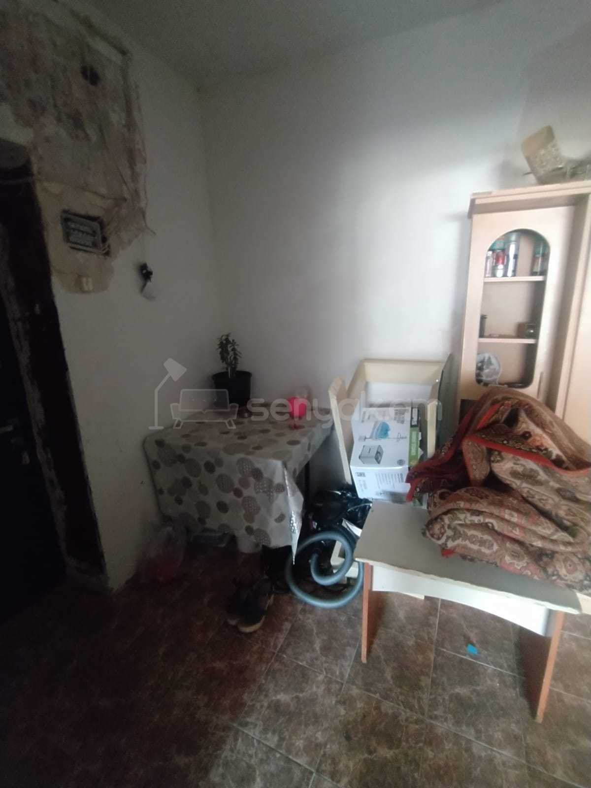 3 Սենյականոց Բնակարան Քարե Շենքում, 78քմ, 2/5 հարկ, Նորմալ Վիճակում