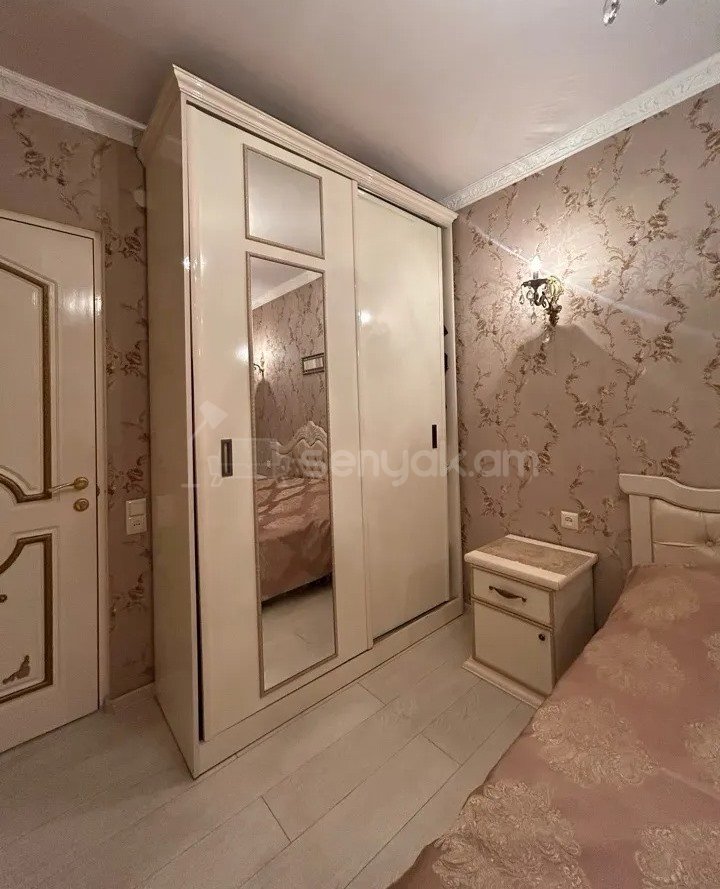 3 Սենյականոց Բնակարան Նորակառույց Քարե Շենքում, 93քմ, 5/5 հարկ, Կապիտալ Վերանորոգված