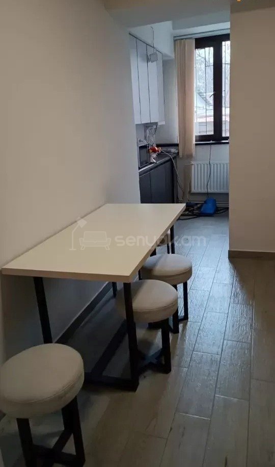 4 Սենյականոց Բնակարան, 87քմ, 1/9 հարկ, Կապիտալ Վերանորոգված