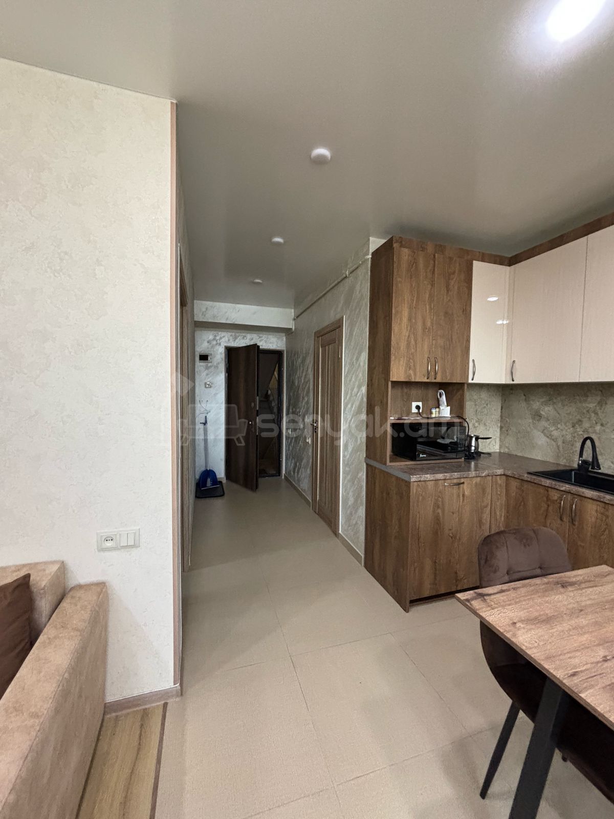 2 Սենյականոց Բնակարան, 45քմ, 9/9 հարկ, Կապիտալ Վերանորոգված, Կահավորված
