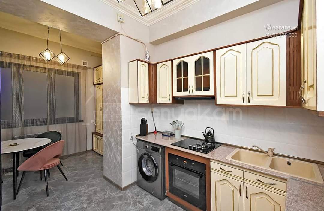 2 Սենյականոց Բնակարան Քարե Շենքում, 78քմ, 3/4 հարկ, Կապիտալ Վերանորոգված