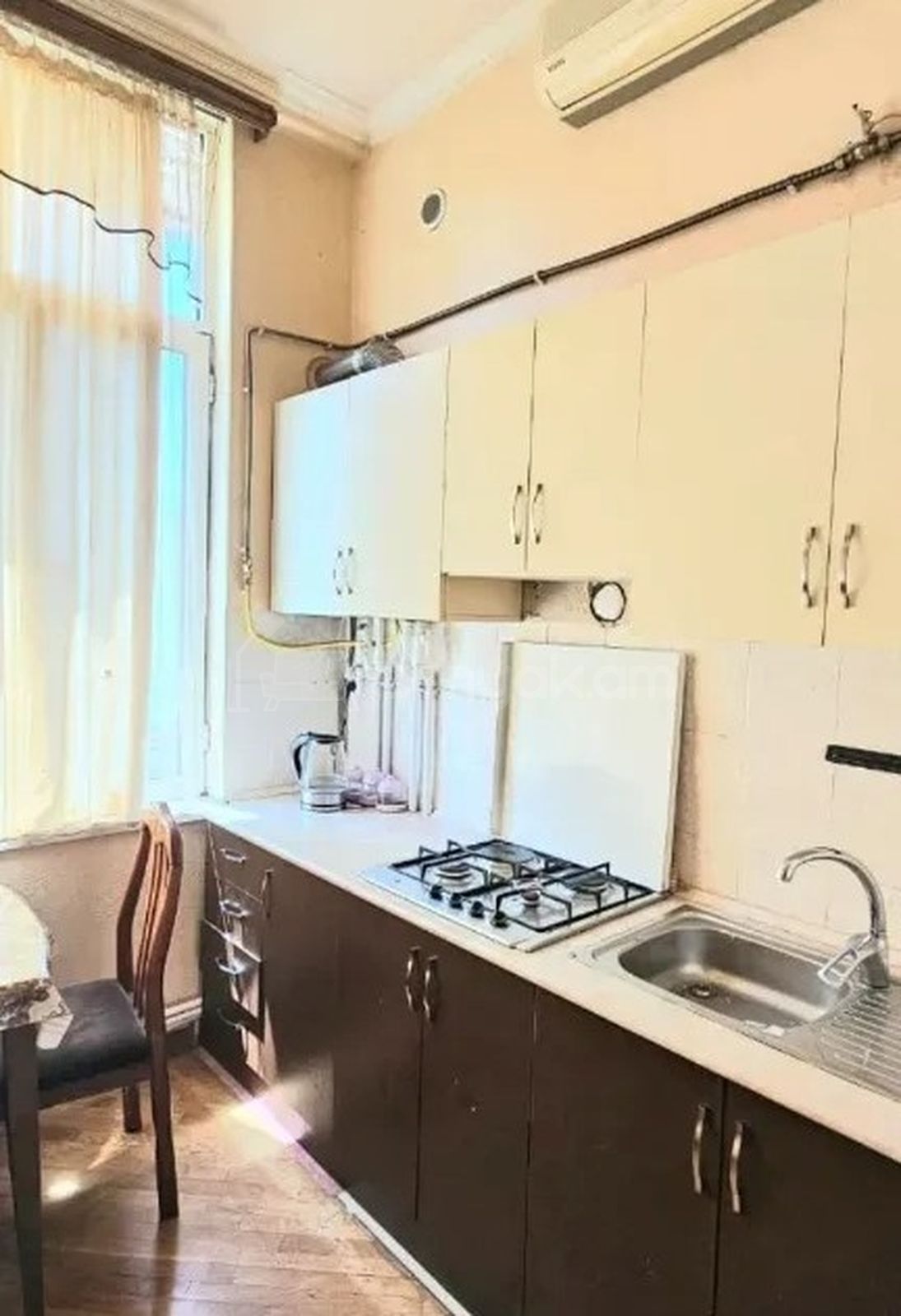 3 Սենյականոց Բնակարան Քարե Շենքում, 78քմ, 4/5 հարկ, Կապիտալ Վերանորոգված