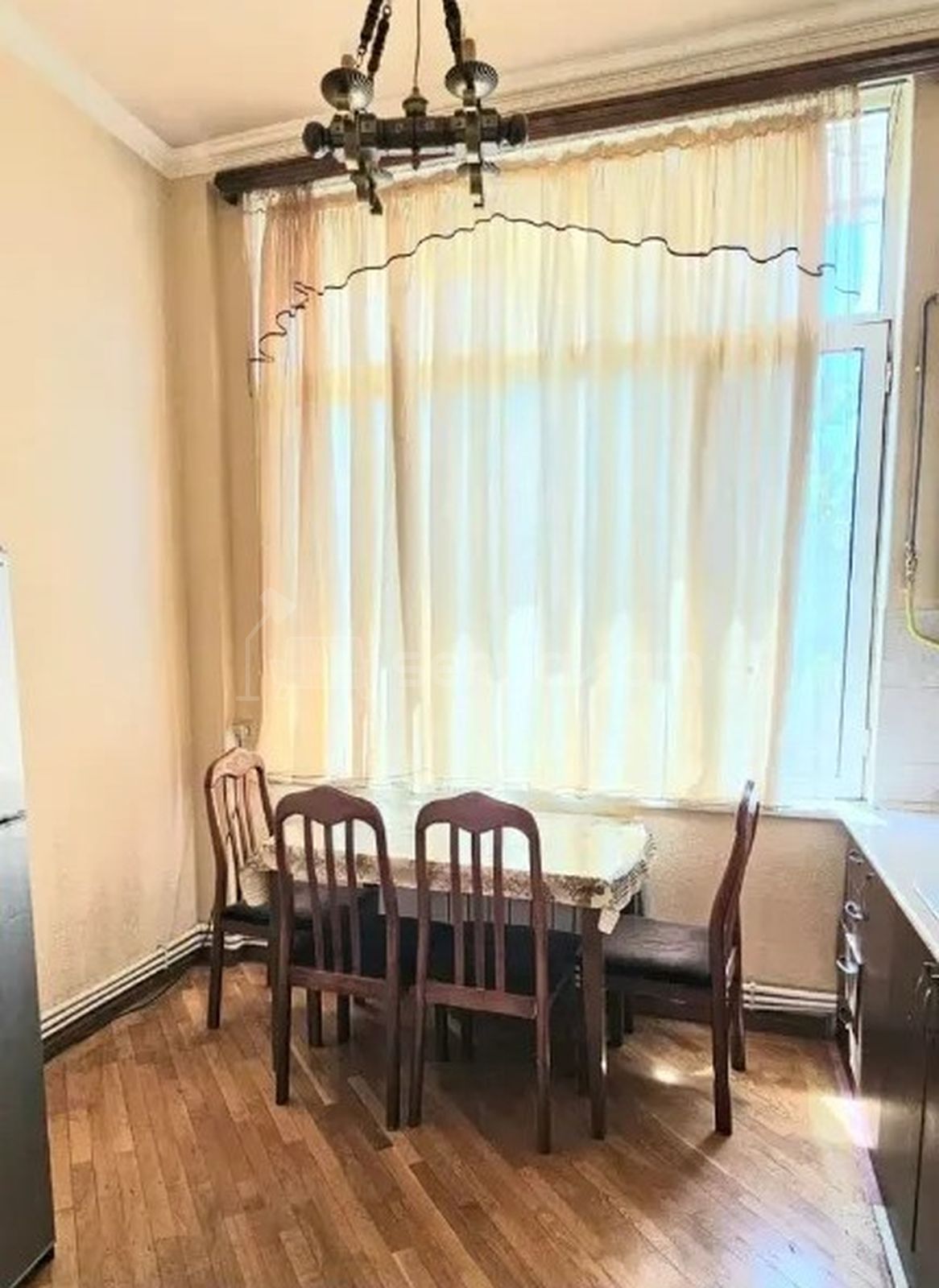 3 Սենյականոց Բնակարան Քարե Շենքում, 78քմ, 4/5 հարկ, Կապիտալ Վերանորոգված