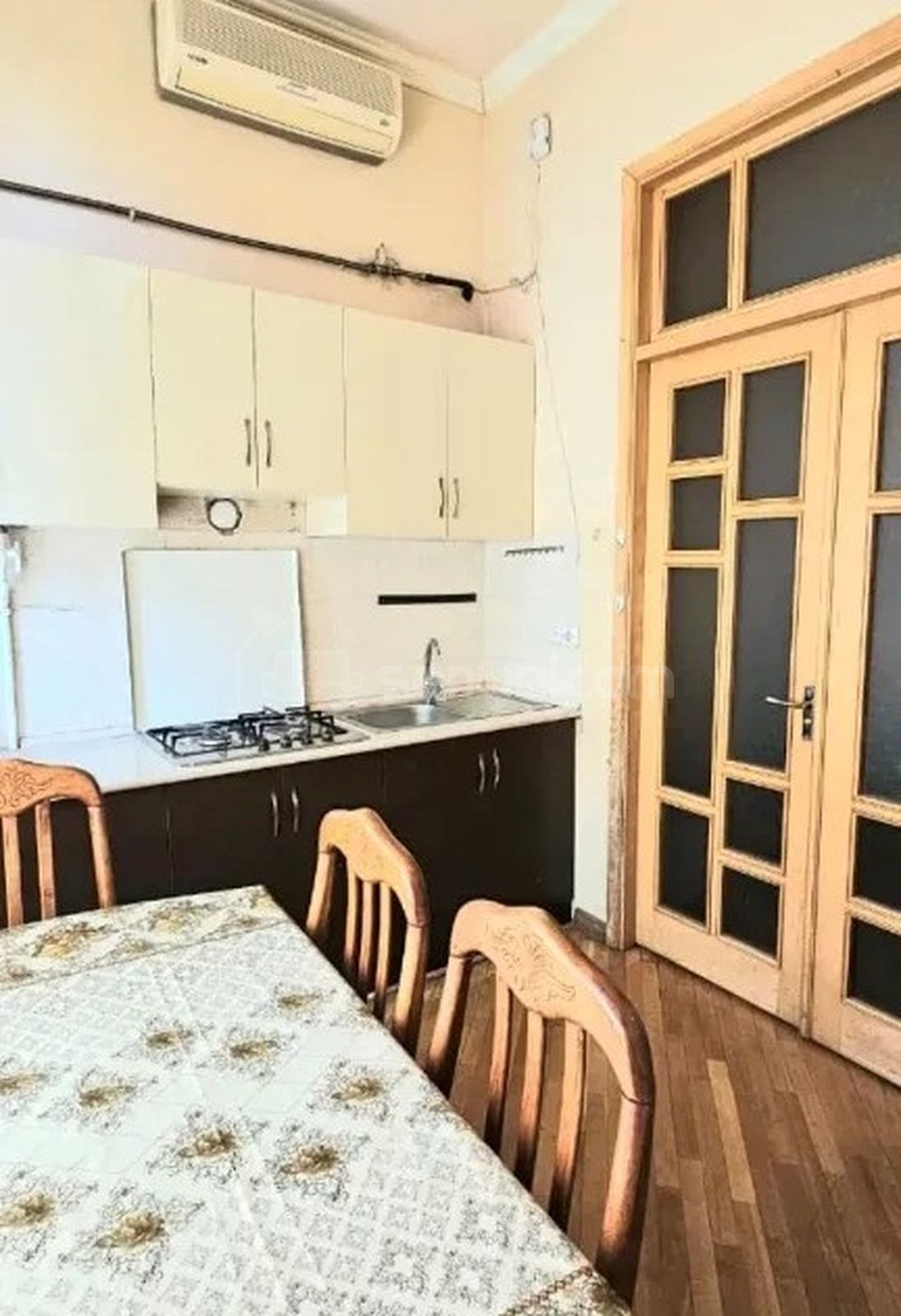 3 Սենյականոց Բնակարան Քարե Շենքում, 78քմ, 4/5 հարկ, Կապիտալ Վերանորոգված