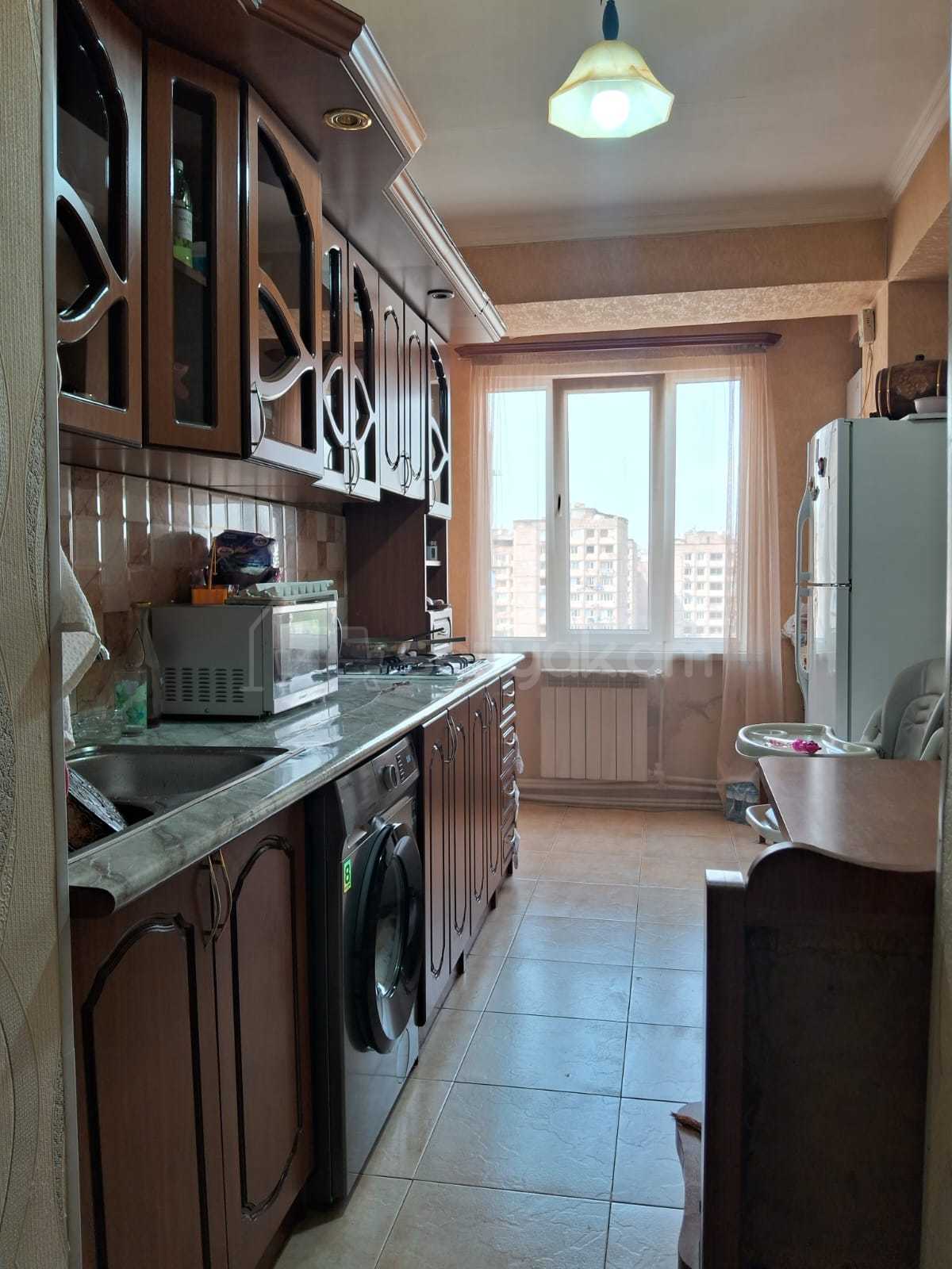 3 Սենյականոց Բնակարան, 79քմ, 13/14 հարկ, Նորմալ Վիճակում