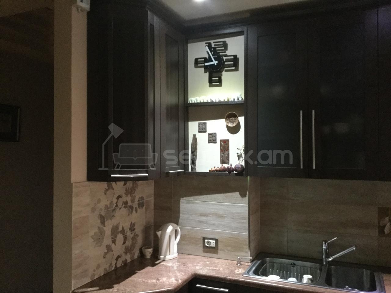 4 Սենյականոց Բնակարան Նորակառույցում, 93քմ, 5/17 հարկ, Կապիտալ Վերանորոգված, Կահավորված