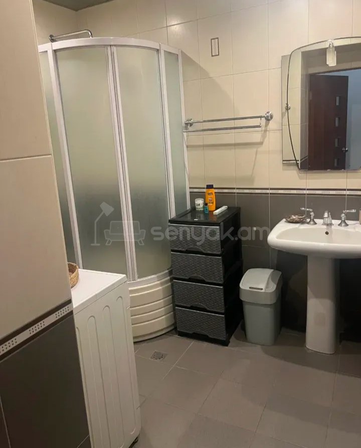 2 Սենյականոց Բնակարան, 60քմ, 3/5 հարկ, Կապիտալ Վերանորոգված