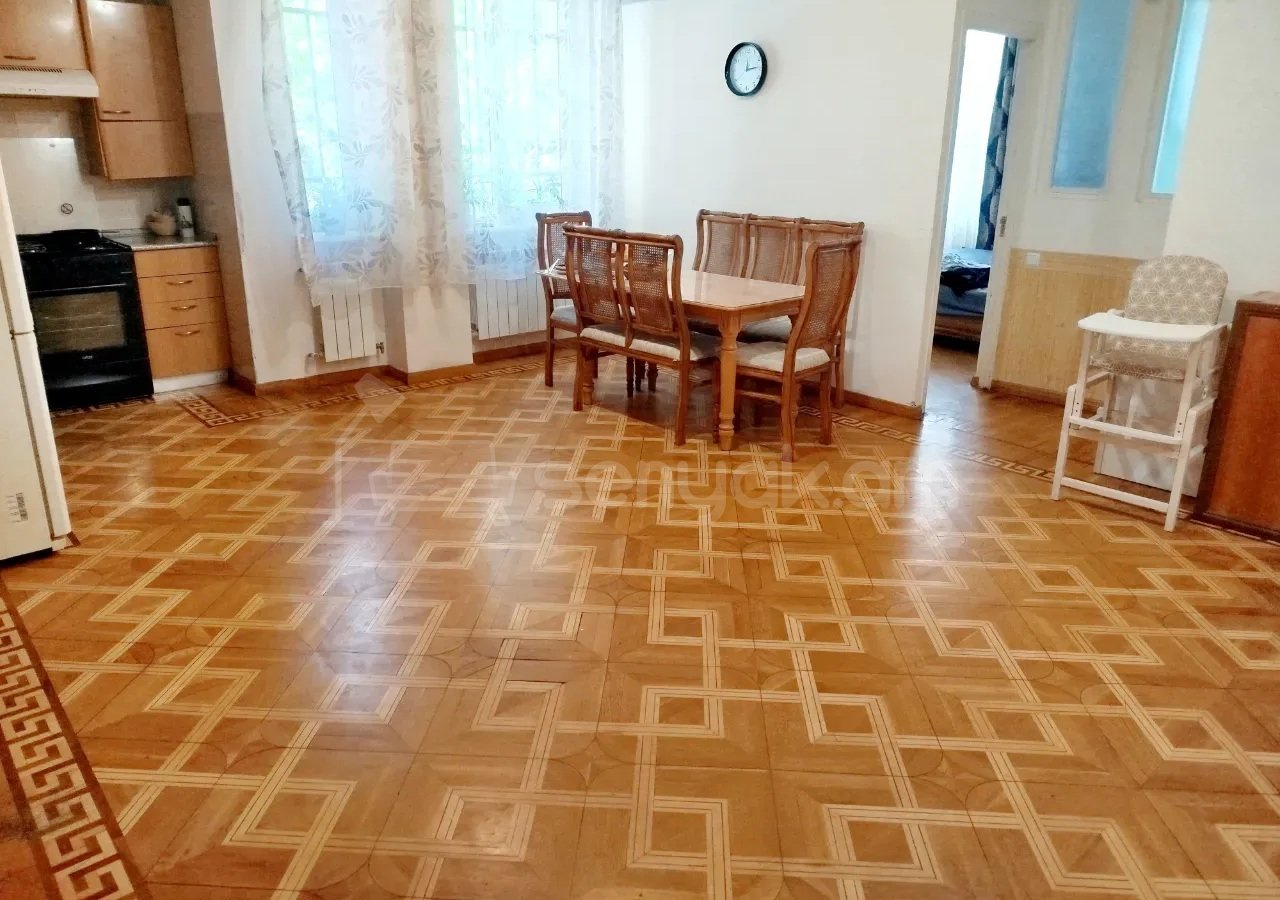 4 Սենյականոց Բնակարան Քարե Շենքում, 108քմ, 2/5 հարկ, Կապիտալ Վերանորոգված
