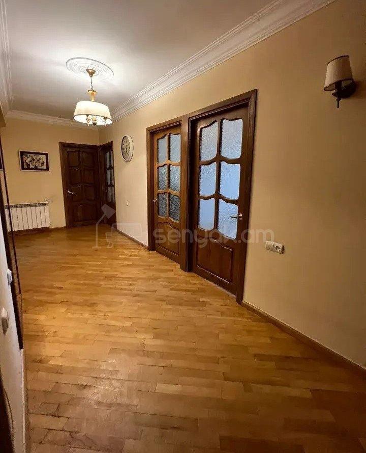 4 Սենյականոց Բնակարան, 89քմ, 2/9 հարկ, Կապիտալ Վերանորոգված