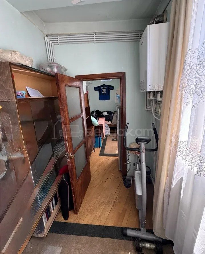 4 Սենյականոց Բնակարան Քարե Շենքում, 76քմ, 2/5 հարկ, Կապիտալ Վերանորոգված