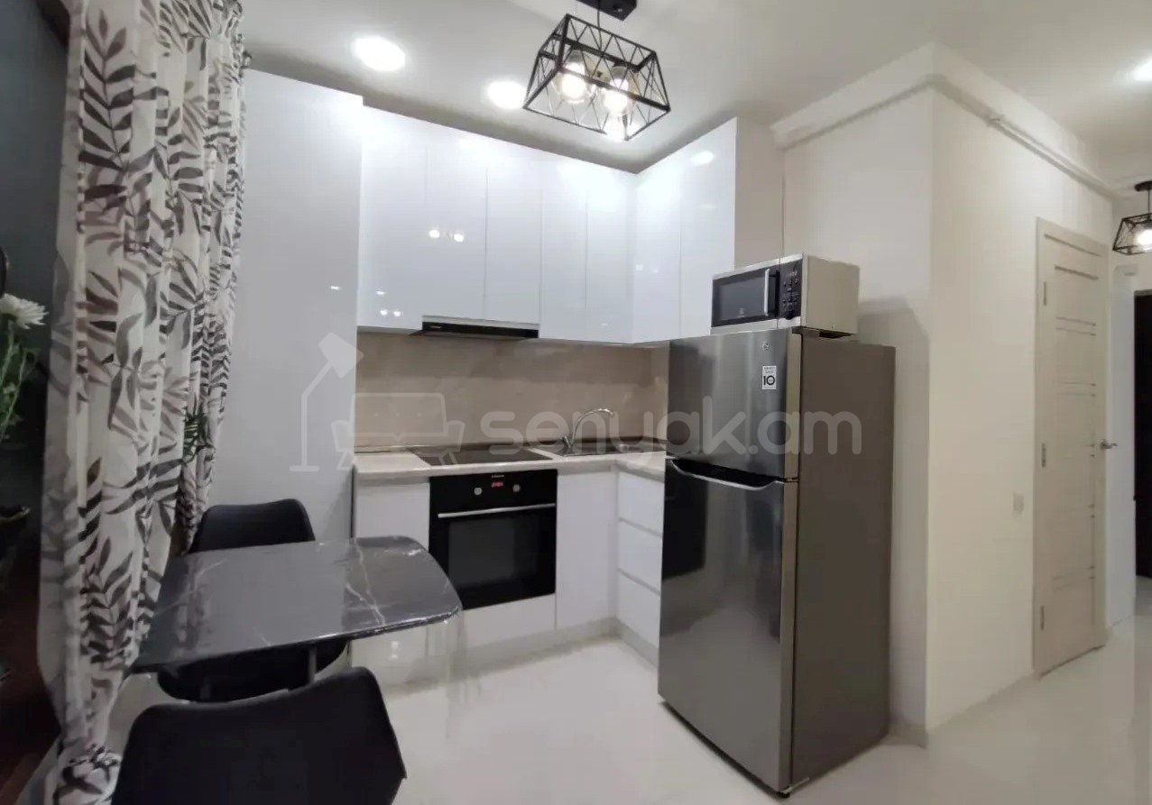 2 Սենյականոց Բնակարան Քարե Շենքում, 45քմ, 3/5 հարկ, Կապիտալ Վերանորոգված