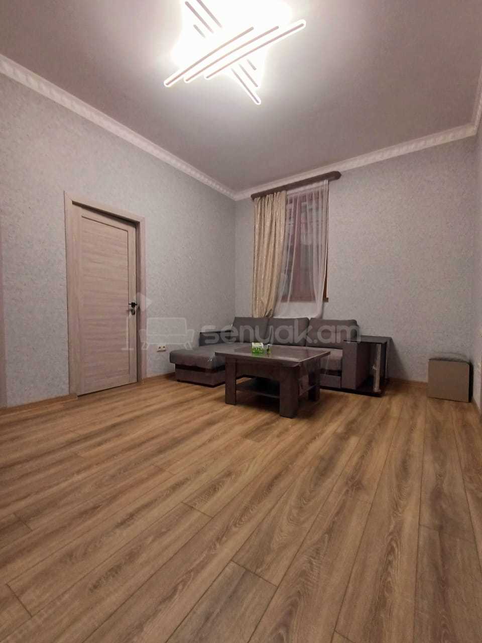 2 Սենյականոց Բնակարան Քարե Շենքում, 60քմ, 1/1 հարկ, Կապիտալ Վերանորոգված, Կահավորված
