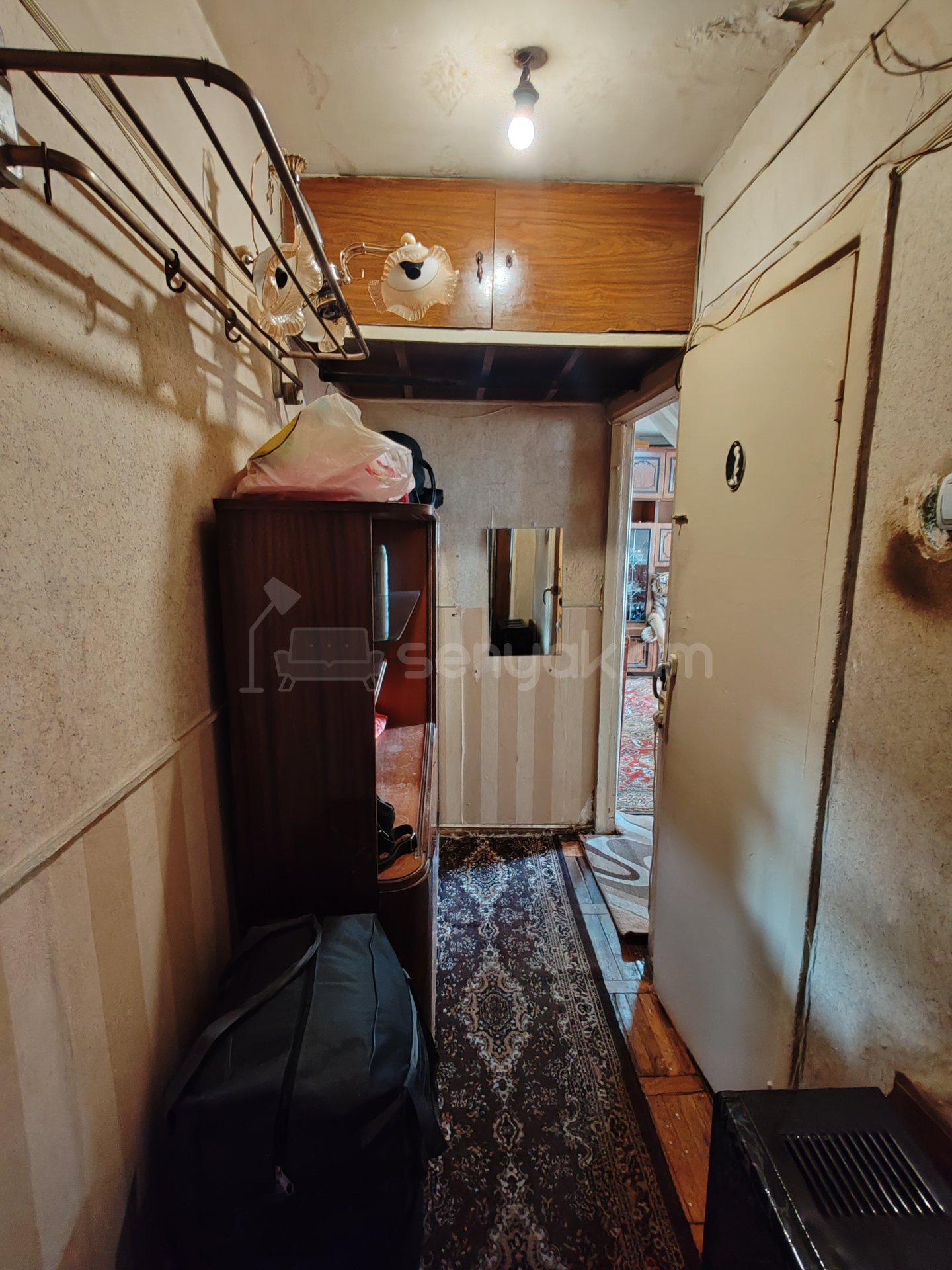 2 Սենյականոց Բնակարան Քարե Շենքում, 40քմ, 3/4 հարկ, Նորմալ Վիճակում, Կահավորված