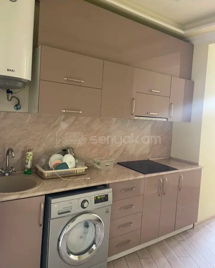 2 Սենյականոց Բնակարան, 75քմ, 3/5 հարկ, Կապիտալ Վերանորոգված