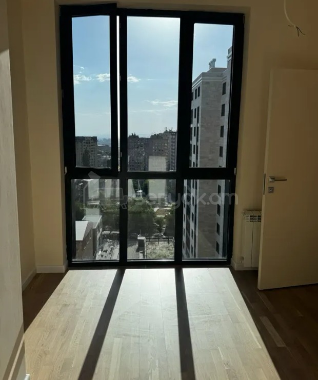 4 Սենյականոց Բնակարան Նորակառույցում, 112քմ, 10/16 հարկ, Կապիտալ Վերանորոգված