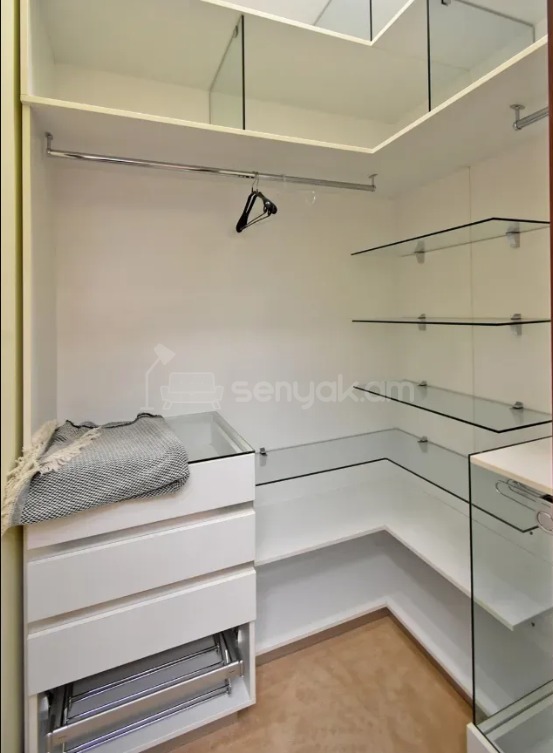 3 Սենյականոց Բնակարան Նորակառույցում, 176քմ, 12/15 հարկ, Դիզայներական Վերանորոգված