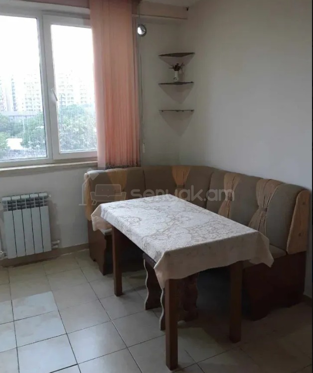 2 Սենյականոց Բնակարան Քարե Շենքում, 63քմ, 4/5 հարկ, Կապիտալ Վերանորոգված