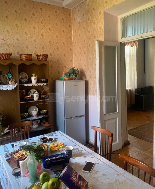 3 Սենյականոց Բնակարան Քարե Շենքում, 75քմ, 2/5 հարկ, Կոսմետիկ Վերանորոգված