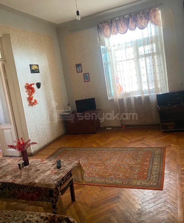 3 Սենյականոց Բնակարան Քարե Շենքում, 75քմ, 2/5 հարկ, Կոսմետիկ Վերանորոգված