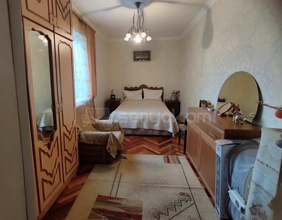 3 Սենյականոց Բնակարան Քարե Շենքում, 71քմ, 4/5 հարկ, Կոսմետիկ Վերանորոգված