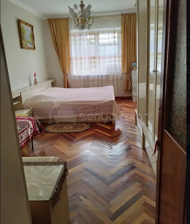 3 Սենյականոց Բնակարան Քարե Շենքում, 71քմ, 4/5 հարկ, Կոսմետիկ Վերանորոգված