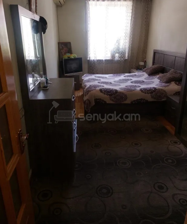 3 Սենյականոց Բնակարան Քարե Շենքում, 70քմ, 2/5 հարկ, Կոսմետիկ Վերանորոգված