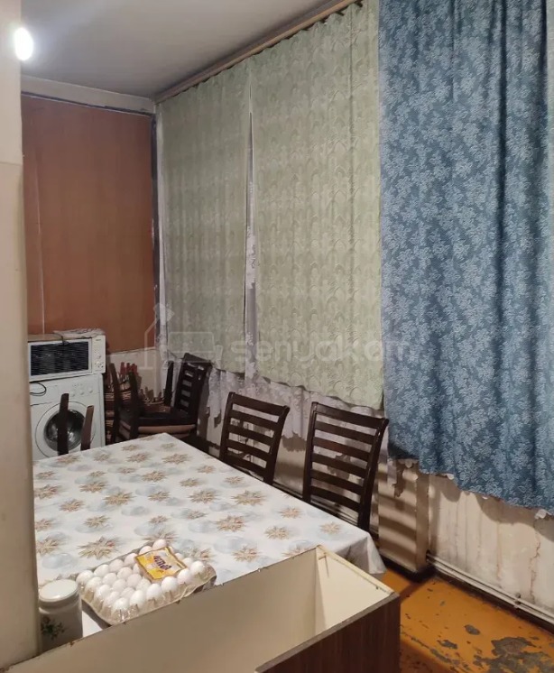3 Սենյականոց Բնակարան Քարե Շենքում, 69քմ, 4/5 հարկ, Պետական Վիճակում