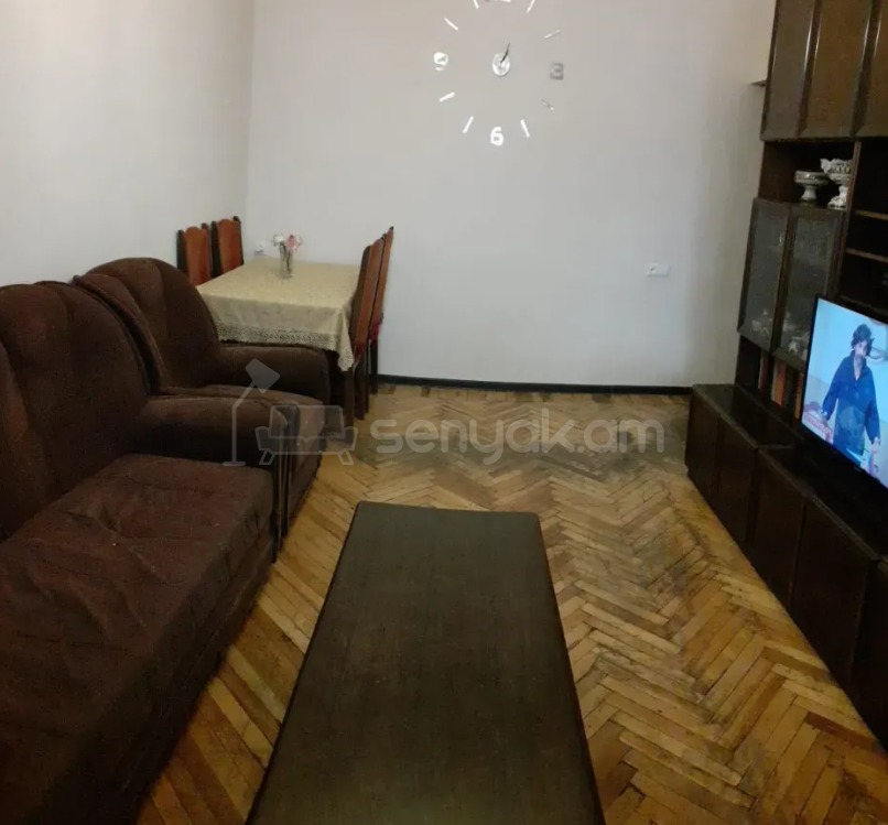 3 Սենյականոց Բնակարան Քարե Շենքում, 70քմ, 5/5 հարկ, Կապիտալ Վերանորոգված