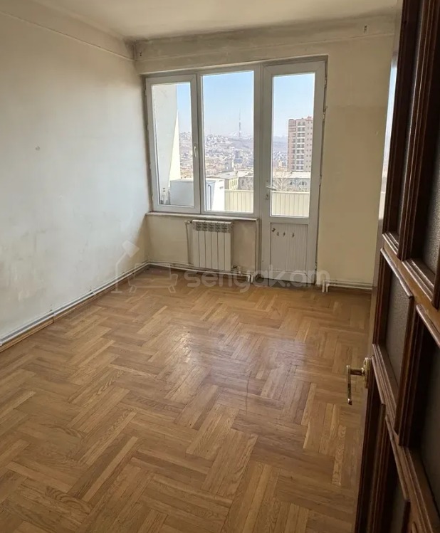 3 Սենյականոց Բնակարան Քարե Շենքում, 93քմ, 5/5 հարկ, Կոսմետիկ Վերանորոգված