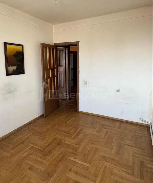 3 Սենյականոց Բնակարան Քարե Շենքում, 93քմ, 5/5 հարկ, Կոսմետիկ Վերանորոգված