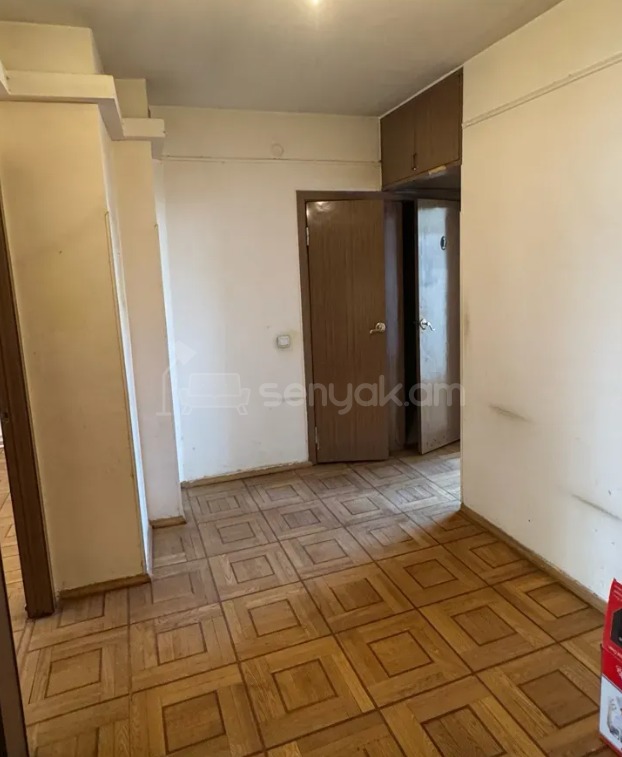 3 Սենյականոց Բնակարան Քարե Շենքում, 93քմ, 5/5 հարկ, Կոսմետիկ Վերանորոգված