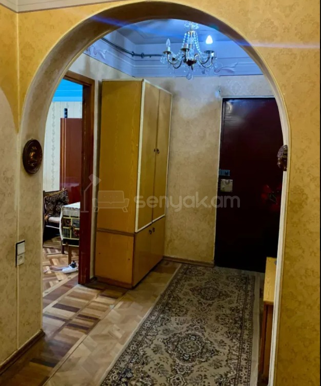 4 Սենյականոց Բնակարան, 93քմ, 7/9 հարկ, Պետական Վիճակում