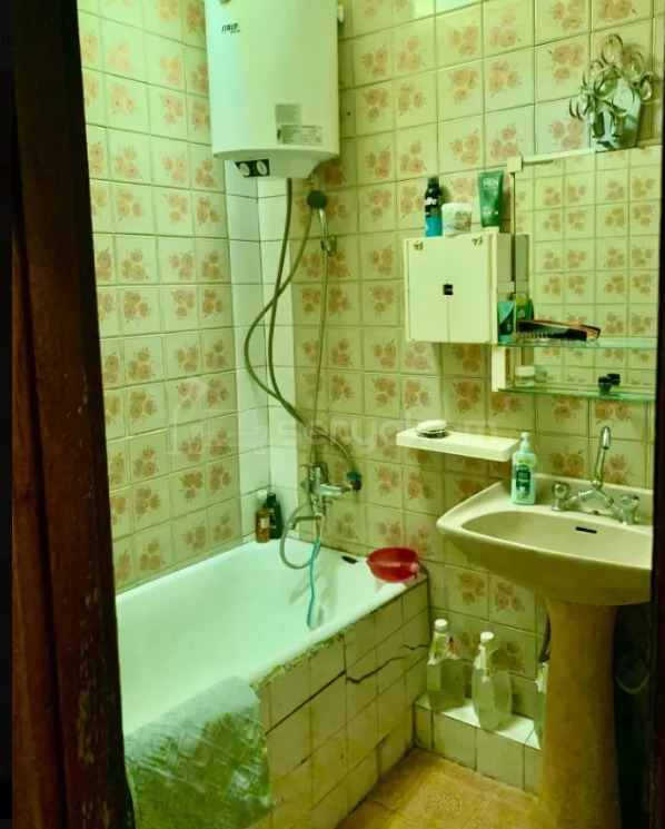 4 Սենյականոց Բնակարան, 93քմ, 7/9 հարկ, Պետական Վիճակում