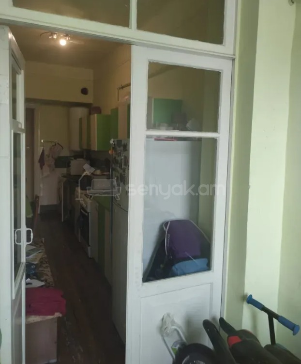1 Սենյականոց Բնակարան Քարե Շենքում, 52քմ, 2/5 հարկ, Պետական Վիճակում