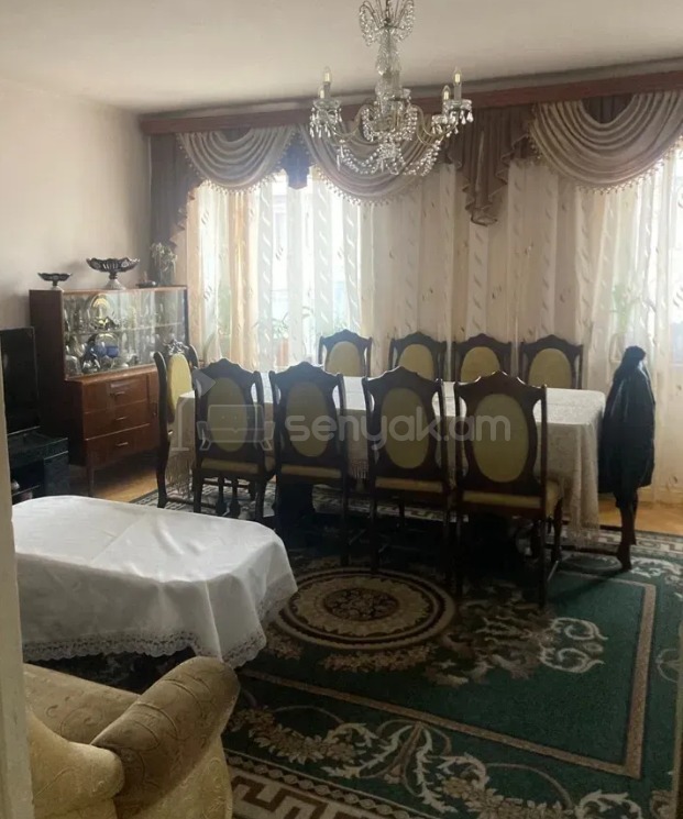 3 Սենյականոց Բնակարան Քարե Շենքում, 79քմ, 3/4 հարկ, Պետական Վիճակում