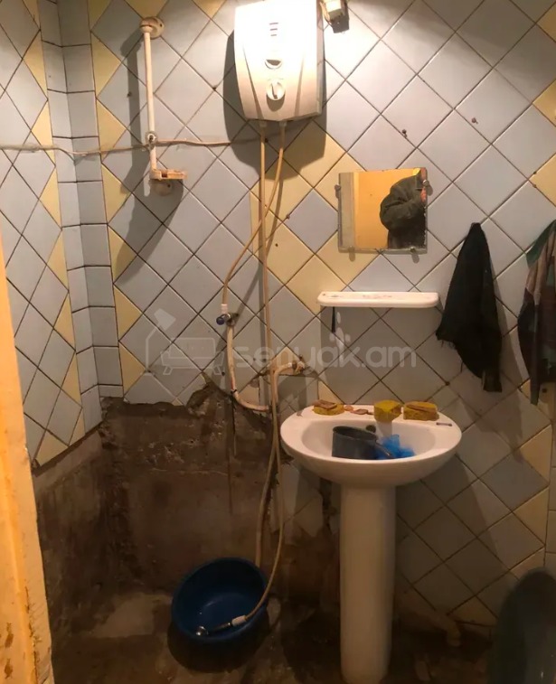 3 Սենյականոց Բնակարան, 79քմ, 1/9 հարկ, Պետական Վիճակում