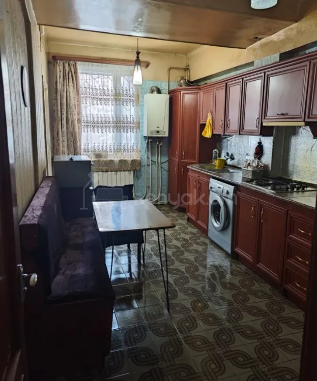 3 Սենյականոց Բնակարան, 90քմ, 1/10 հարկ, Պետական Վիճակում