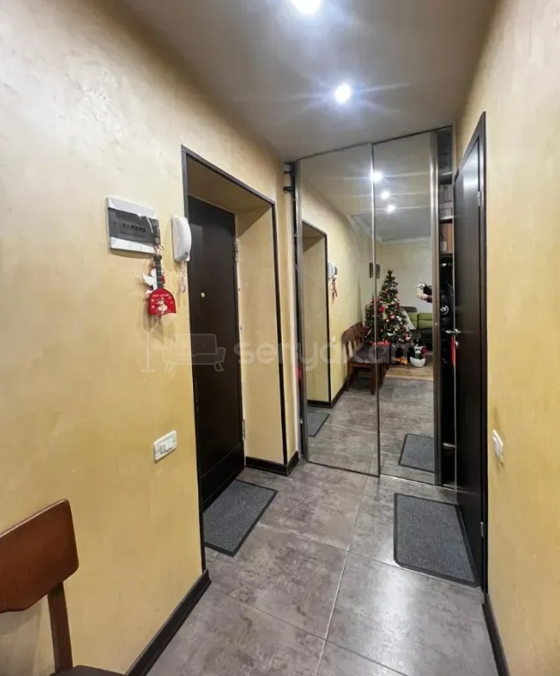 2 Սենյականոց Բնակարան Քարե Շենքում, 40քմ, 2/5 հարկ, Կապիտալ Վերանորոգված