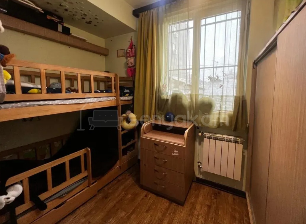 2 Սենյականոց Բնակարան Քարե Շենքում, 40քմ, 2/5 հարկ, Կապիտալ Վերանորոգված