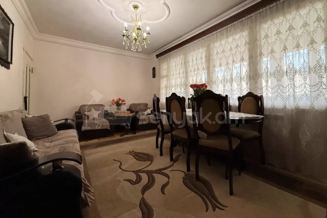 3 Սենյականոց Բնակարան, 78քմ, 3/9 հարկ, Նորմալ Վիճակում, Կահավորված, Արևկող