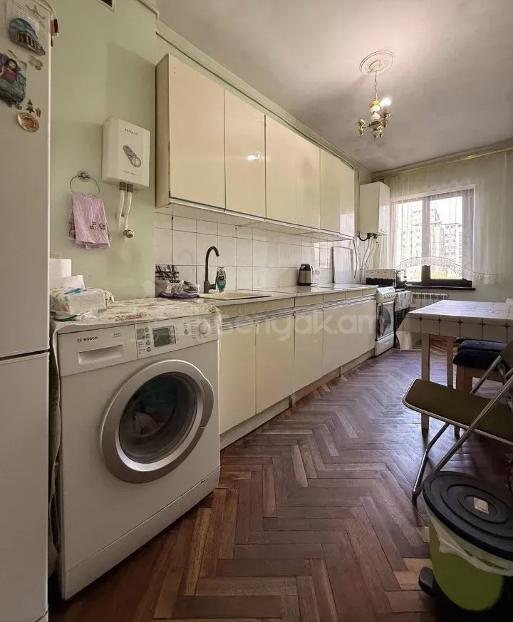 3 Սենյականոց Բնակարան, 78քմ, 3/9 հարկ, Նորմալ Վիճակում, Կահավորված, Արևկող