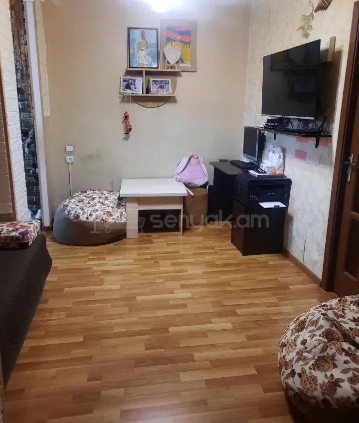 2 Սենյականոց Բնակարան, 48քմ, 3/9 հարկ, Նորմալ Վիճակում, Կահավորված, Արևկող
