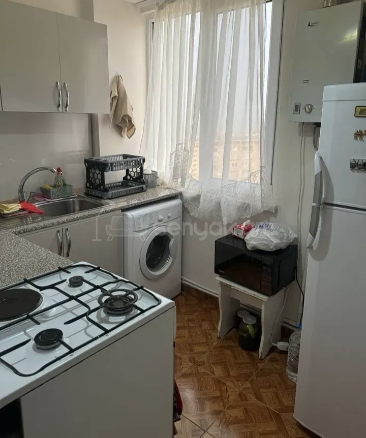 1 Սենյականոց Բնակարան Քարե Շենքում, 48քմ, 3/5 հարկ, Նորմալ Վիճակում, Կահավորված