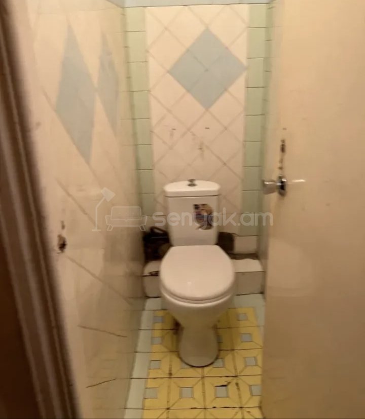 2 Սենյականոց Բնակարան Քարե Շենքում, 56քմ, 6/6 հարկ, Նորմալ Վիճակում, Կահավորված