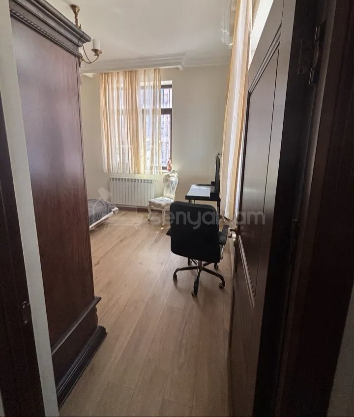 2 Սենյականոց Բնակարան Քարե Շենքում, 56քմ, 2/2 հարկ, Կապիտալ Վերանորոգված, Կահավորված